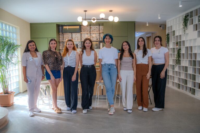 Antalya’da Sağlıklı Yaşamın Renkli Yüzü: Eat Smart’ta Rainbowl Atölyesi ile Eğlence ve Bilgi Dolu Bir Gün!